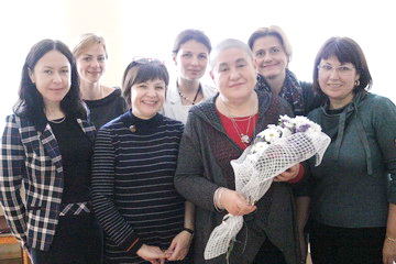 Е.С.Слепович с директором института инклюзивного образования, доктором педагогических наук, доцентом В.В.Хитрюк, заместителем директора по научной работе, кандидатом педагогических наук, доцентом С.Н.Феклистовой, В.М.Навицкой-Гаврилко, А.А.Давидович, Т.И.Синицей, Е.А.Лемех (справа налево)